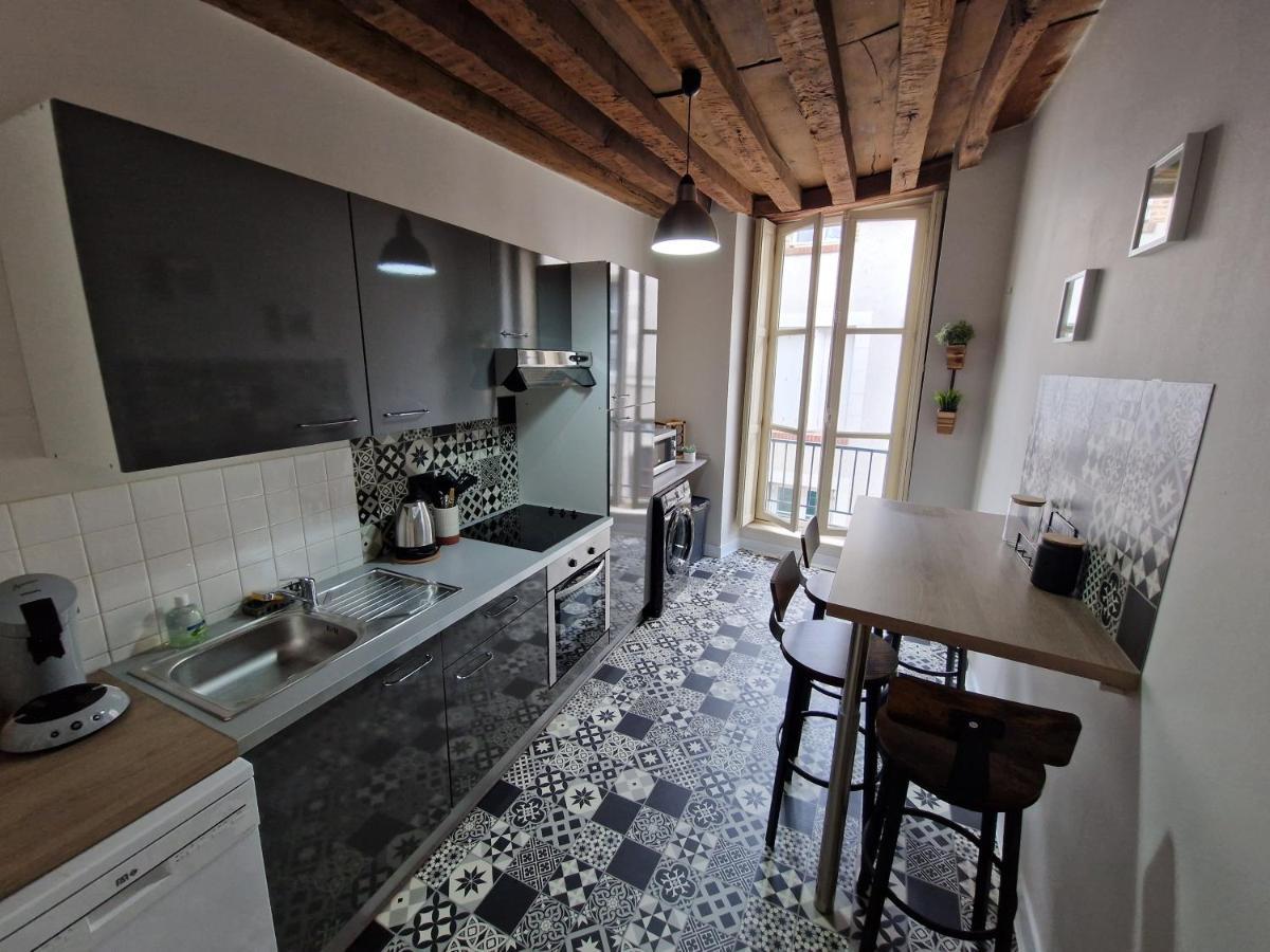 Le Saint Jean Et Son Parking Privee Blois